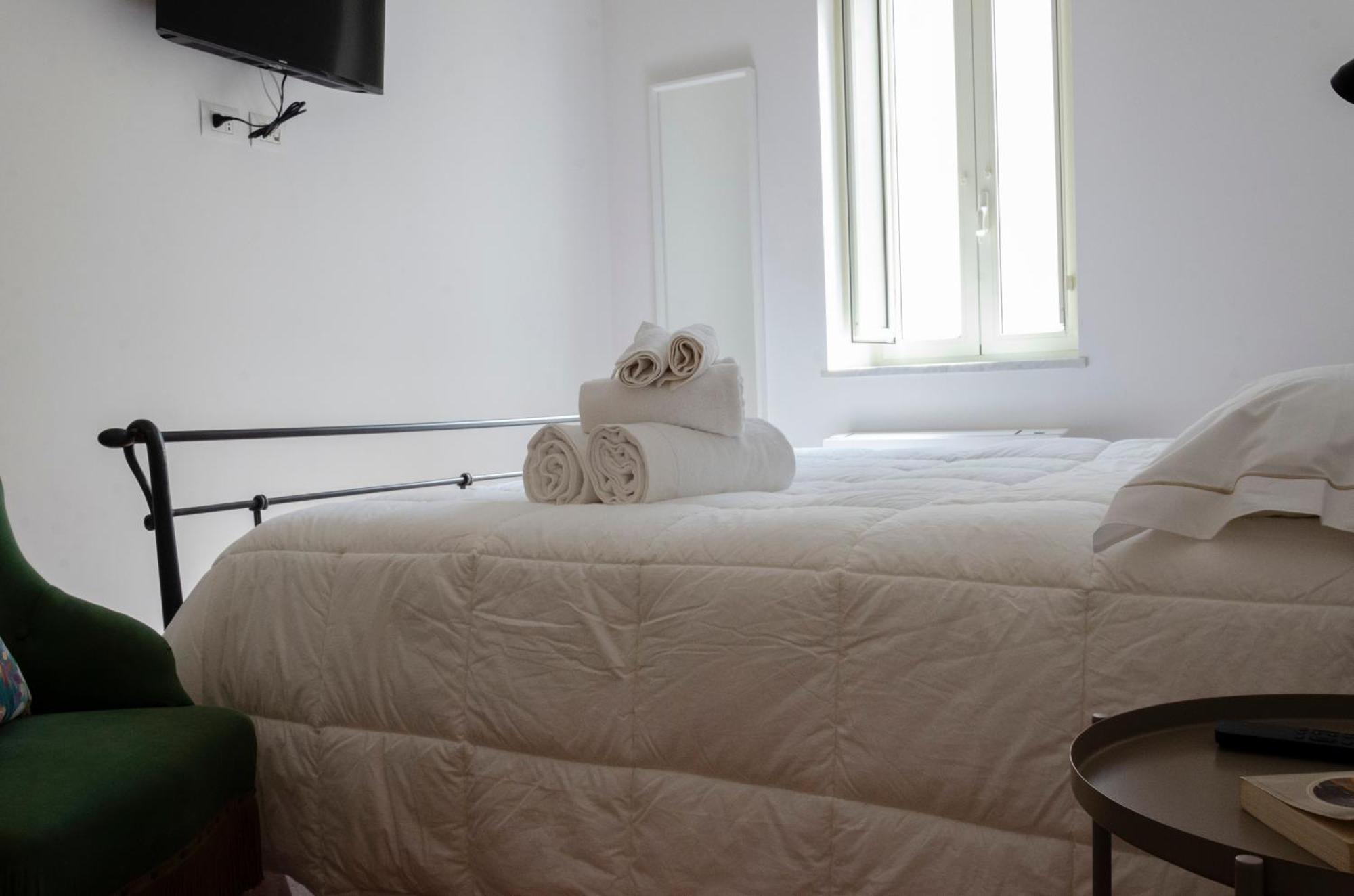 Suite Dante Napoli Bagian luar foto